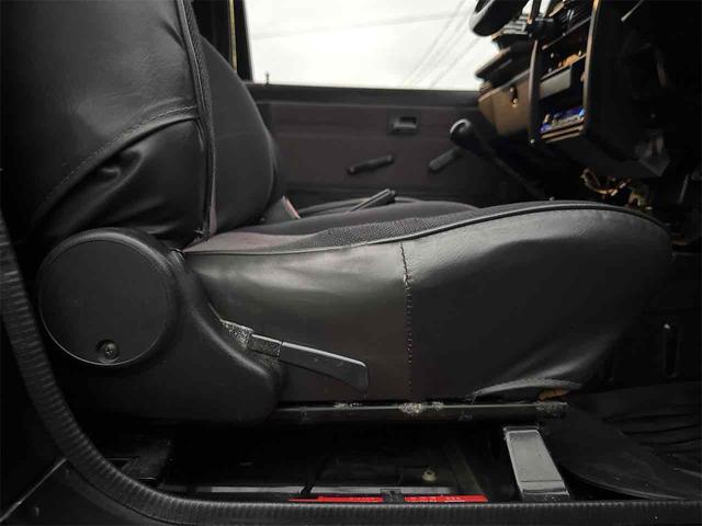 ジムニー ワイルドウインドリミテッド 4WD ETC ターボ MT CD アルミホイール エアコン(39枚目)