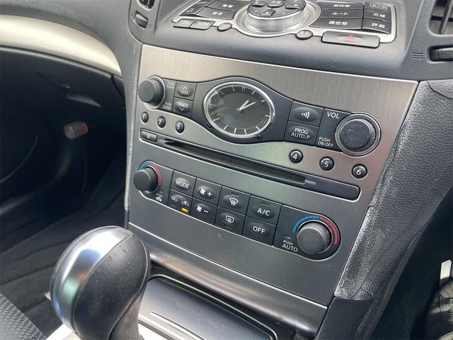 スカイライン ３７０ＧＴ　タイプＳ　ＥＴＣ　バックカメラ　ナビ　アルミホイール　オートライト　ＨＩＤ　ＡＴ　キーレスエントリー　電動格納ミラー　盗難防止システム　パワーシート　ＣＤ　ミュージックプレイヤー接続可　衝突安全ボディ　ＡＢＳ（9枚目）