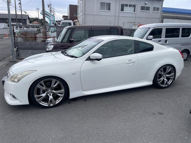 スカイライン ３７０ＧＴ　タイプＳ　ＥＴＣ　バックカメラ　ナビ　アルミホイール　オートライト　ＨＩＤ　ＡＴ　キーレスエントリー　電動格納ミラー　盗難防止システム　パワーシート　ＣＤ　ミュージックプレイヤー接続可　衝突安全ボディ　ＡＢＳ（14枚目）