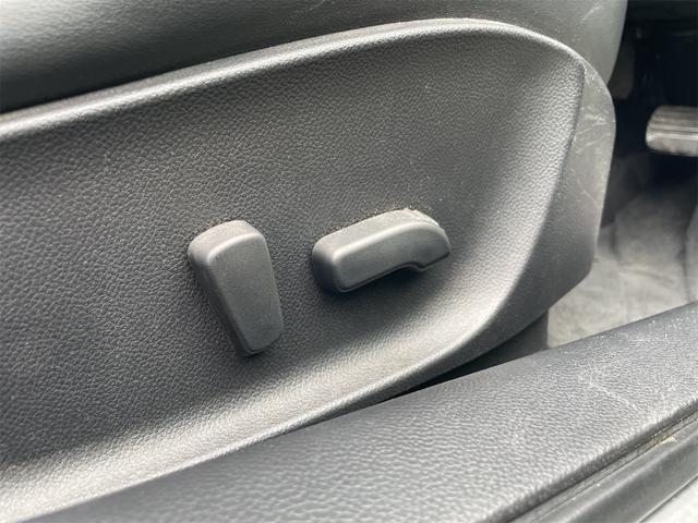 スカイライン ３７０ＧＴ　タイプＳ　ＥＴＣ　バックカメラ　ナビ　アルミホイール　オートライト　ＨＩＤ　ＡＴ　キーレスエントリー　電動格納ミラー　盗難防止システム　パワーシート　ＣＤ　ミュージックプレイヤー接続可　衝突安全ボディ　ＡＢＳ（43枚目）