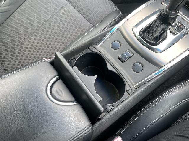 スカイライン ３７０ＧＴ　タイプＳ　ＥＴＣ　バックカメラ　ナビ　アルミホイール　オートライト　ＨＩＤ　ＡＴ　キーレスエントリー　電動格納ミラー　盗難防止システム　パワーシート　ＣＤ　ミュージックプレイヤー接続可　衝突安全ボディ　ＡＢＳ（47枚目）