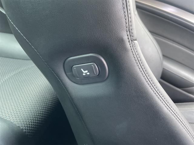 スカイライン ３７０ＧＴ　タイプＳ　ＥＴＣ　バックカメラ　ナビ　アルミホイール　オートライト　ＨＩＤ　ＡＴ　キーレスエントリー　電動格納ミラー　盗難防止システム　パワーシート　ＣＤ　ミュージックプレイヤー接続可　衝突安全ボディ　ＡＢＳ（69枚目）