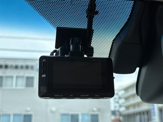 ランドクルーザープラド TX Lパッケージ マットブラックエディション 4WD ドライブレコーダー ETC バックカメラ クリアランスソナー オートクルーズコントロール パワーシート 衝突被害軽減システム サンルーフ オートマチックハイビーム オートライト(6枚目)