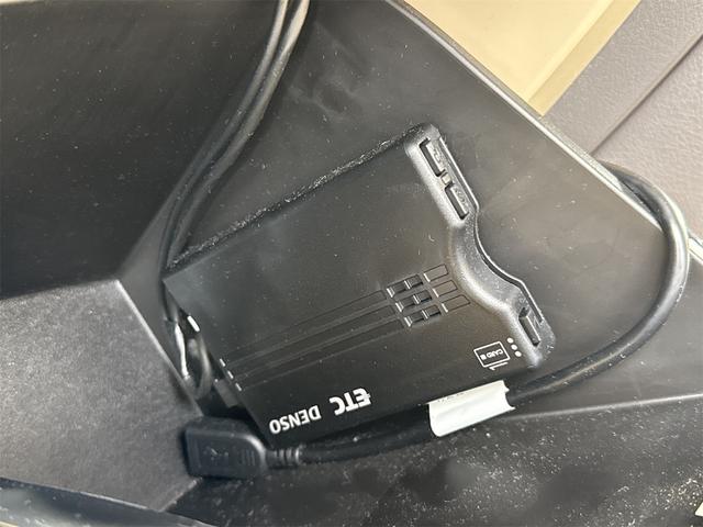 ランドクルーザープラド TX Lパッケージ マットブラックエディション 4WD ドライブレコーダー ETC バックカメラ クリアランスソナー オートクルーズコントロール パワーシート 衝突被害軽減システム サンルーフ オートマチックハイビーム オートライト(7枚目)