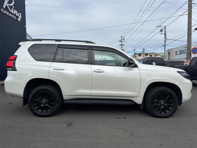 ランドクルーザープラド TX Lパッケージ マットブラックエディション 4WD ドライブレコーダー ETC バックカメラ クリアランスソナー オートクルーズコントロール パワーシート 衝突被害軽減システム サンルーフ オートマチックハイビーム オートライト(14枚目)