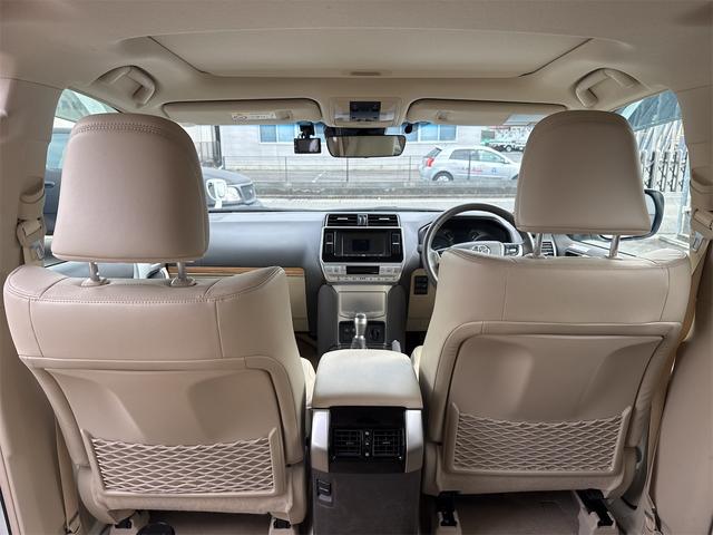 ランドクルーザープラド TX Lパッケージ マットブラックエディション 4WD ドライブレコーダー ETC バックカメラ クリアランスソナー オートクルーズコントロール パワーシート 衝突被害軽減システム サンルーフ オートマチックハイビーム オートライト(22枚目)