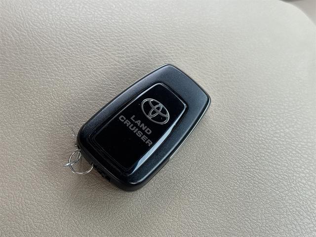 ランドクルーザープラド TX Lパッケージ マットブラックエディション 4WD ドライブレコーダー ETC バックカメラ クリアランスソナー オートクルーズコントロール パワーシート 衝突被害軽減システム サンルーフ オートマチックハイビーム オートライト(55枚目)