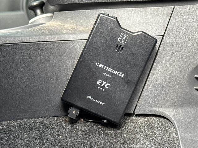 ５００ イタリー　ＥＴＣ　アルミホイール　サンルーフ　キーレスエントリー　ＡＴ　盗難防止システム　記録簿　ＡＢＳ　ＵＳＢ　ミュージックプレイヤー接続可　エアコン　パワーステアリング　パワーウィンドウ　運転席エアバッグ（21枚目）