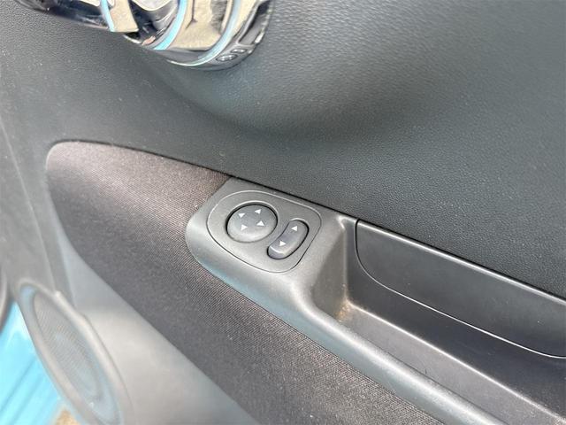 ５００ イタリー　ＥＴＣ　アルミホイール　サンルーフ　キーレスエントリー　ＡＴ　盗難防止システム　記録簿　ＡＢＳ　ＵＳＢ　ミュージックプレイヤー接続可　エアコン　パワーステアリング　パワーウィンドウ　運転席エアバッグ（30枚目）