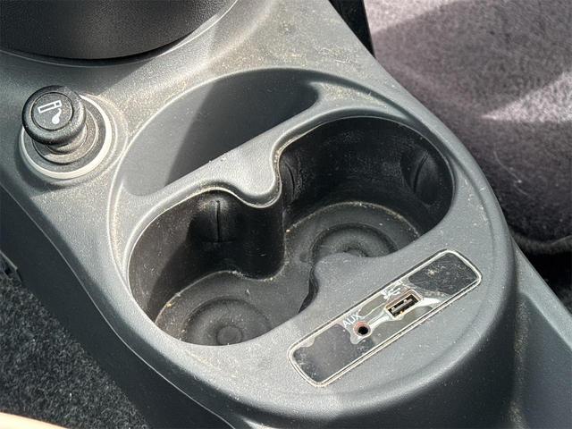 ５００ イタリー　ＥＴＣ　アルミホイール　サンルーフ　キーレスエントリー　ＡＴ　盗難防止システム　記録簿　ＡＢＳ　ＵＳＢ　ミュージックプレイヤー接続可　エアコン　パワーステアリング　パワーウィンドウ　運転席エアバッグ（35枚目）