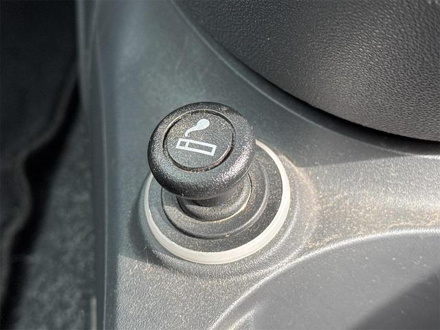 ５００ イタリー　ＥＴＣ　アルミホイール　サンルーフ　キーレスエントリー　ＡＴ　盗難防止システム　記録簿　ＡＢＳ　ＵＳＢ　ミュージックプレイヤー接続可　エアコン　パワーステアリング　パワーウィンドウ　運転席エアバッグ（37枚目）