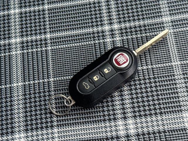 ５００ イタリー　ＥＴＣ　アルミホイール　サンルーフ　キーレスエントリー　ＡＴ　盗難防止システム　記録簿　ＡＢＳ　ＵＳＢ　ミュージックプレイヤー接続可　エアコン　パワーステアリング　パワーウィンドウ　運転席エアバッグ（39枚目）