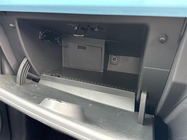 ５００ イタリー　ＥＴＣ　アルミホイール　サンルーフ　キーレスエントリー　ＡＴ　盗難防止システム　記録簿　ＡＢＳ　ＵＳＢ　ミュージックプレイヤー接続可　エアコン　パワーステアリング　パワーウィンドウ　運転席エアバッグ（42枚目）