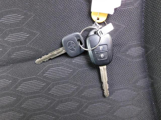 福祉装置点検済み 車いすスロープ 車いす1名他3名乗車 通常5名乗車 後退防止ベルトタイプ キーレス 純正オーディオ 全国登録手数料込み 全国対応1年保証付き(23枚目)