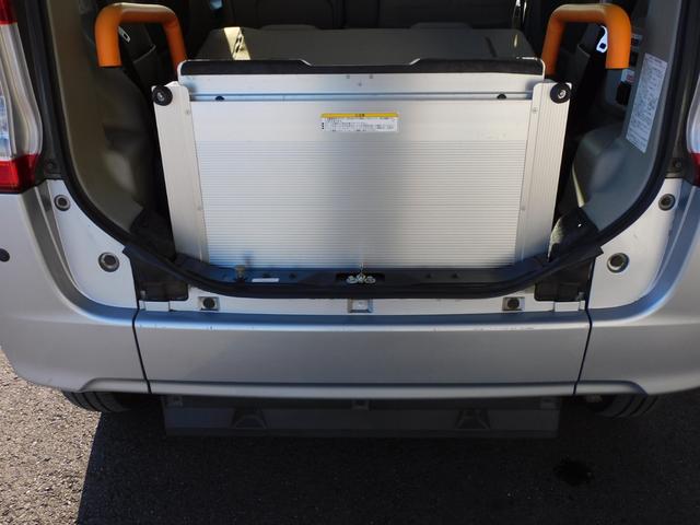 タント Ｌ　車検令和８年１２月　福祉装置点検済　福祉車両スロープ　車いす１名＋２名乗車　通常４名乗車　リモコン式電動ウィンチ　キーレス　社外ナビ　Ｂカメラ　当店代車　禁煙車　全国対応１年保証付き（17枚目）