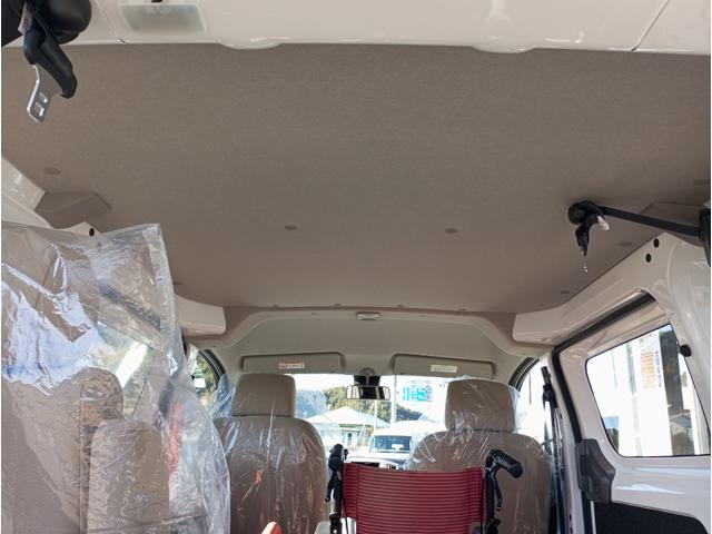 ＮＶ２００バネットバン チェアキャブ　車イス２名仕様　車検令和９年１月　登録済未使用車　チェアキャブ　車イス２名仕様　車いすスロープ　福祉装置点検済　車いす２名＋４名乗車　リアクーラー　リモコン式電動ウィンチ　キーレス　全国対応１年保証付き　修復歴無し（22枚目）