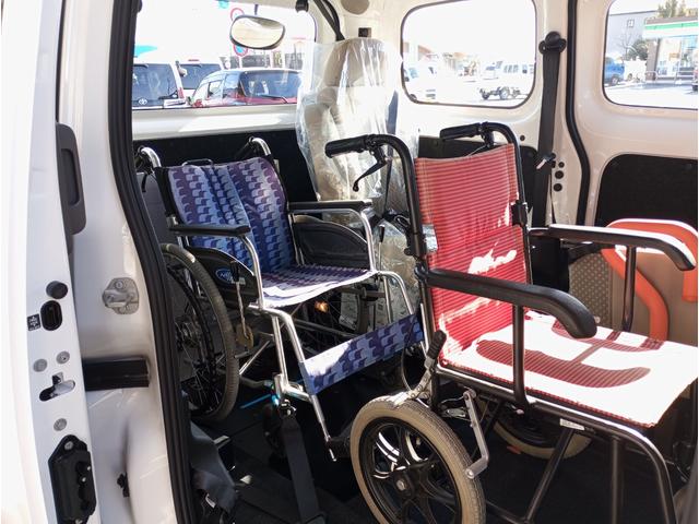 ＮＶ２００バネットバン チェアキャブ　車イス２名仕様　車検令和９年１月　登録済未使用車　チェアキャブ　車イス２名仕様　車いすスロープ　福祉装置点検済　車いす２名＋４名乗車　リアクーラー　リモコン式電動ウィンチ　キーレス　全国対応１年保証付き　修復歴無し（23枚目）