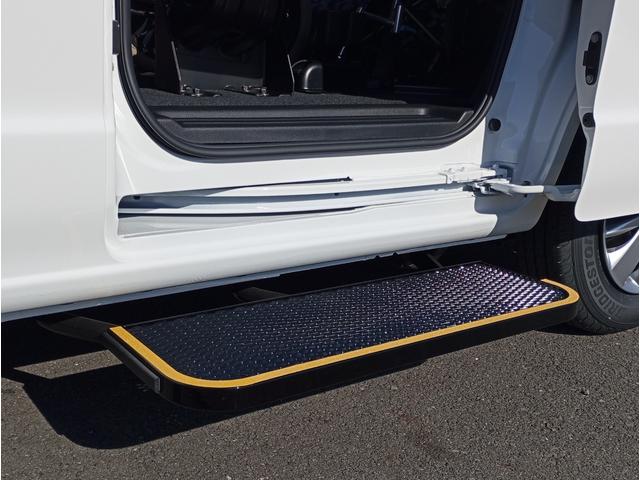 ＮＶ２００バネットバン チェアキャブ　車イス２名仕様　車検令和９年１月　登録済未使用車　チェアキャブ　車イス２名仕様　車いすスロープ　福祉装置点検済　車いす２名＋４名乗車　リアクーラー　リモコン式電動ウィンチ　キーレス　全国対応１年保証付き　修復歴無し（30枚目）