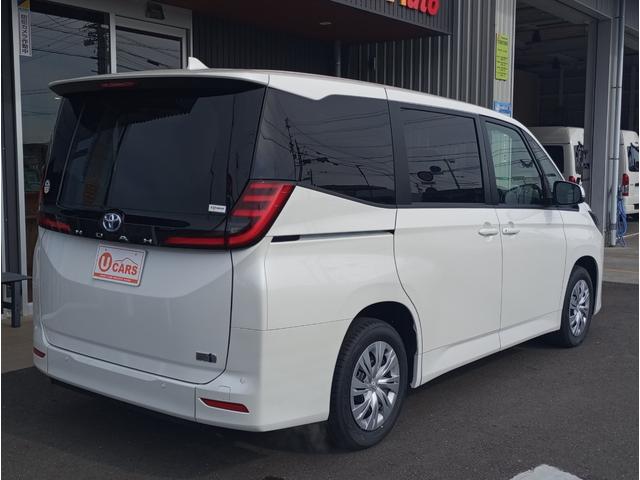 ノア ハイブリッドＸ　車検　令和１０年２月　登録済未使用車　ハイブリッド車　タイプＩ　１台積　車いすスロープ　福祉装置点検済　車いす１名＋６名乗車キーレス　スマートキー　社外ナビ　バックカメラ　全国１年保証付き（7枚目）