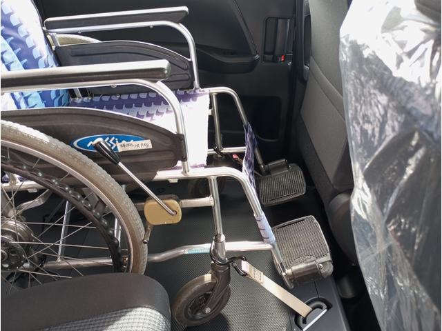 ノア ハイブリッドＸ　車検　令和１０年２月　登録済未使用車　ハイブリッド車　タイプＩ　１台積　車いすスロープ　福祉装置点検済　車いす１名＋６名乗車キーレス　スマートキー　社外ナビ　バックカメラ　全国１年保証付き（22枚目）