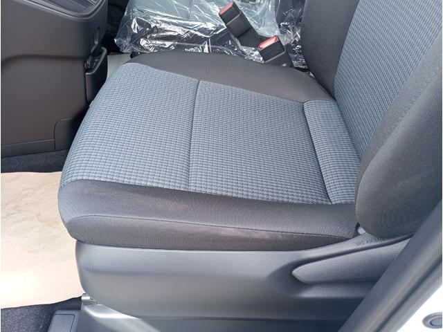 ノア ハイブリッドＸ　車検　令和１０年２月　登録済未使用車　ハイブリッド車　タイプＩ　１台積　車いすスロープ　福祉装置点検済　車いす１名＋６名乗車キーレス　スマートキー　社外ナビ　バックカメラ　全国１年保証付き（49枚目）