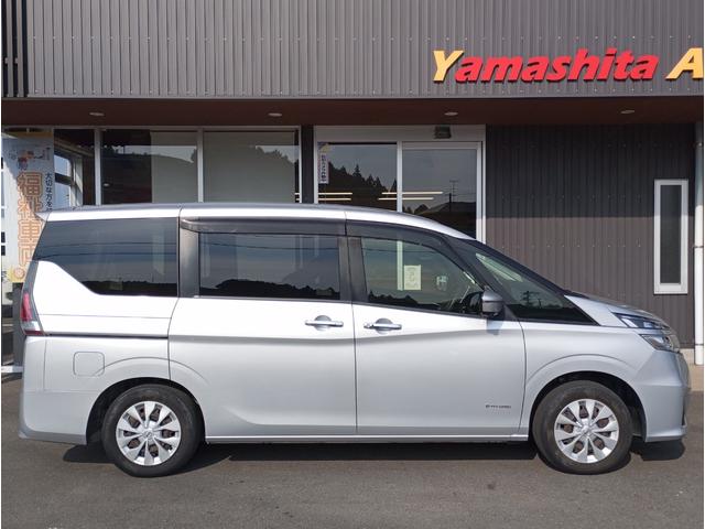 セレナ チェアキャブ　リフタータイプ　車検２年付福祉装置点検済　　車いす１名と５名乗車　福祉車両リフト　エマージェンシーブレーキ　アラウンドビューモニター　左側パワースライドドア　スライドドア連動ステップ　全国対応１年保証付き　修復歴無し（4枚目）