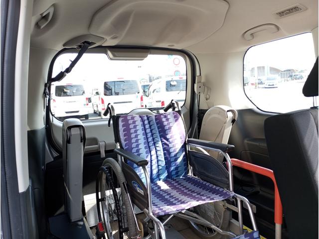 セレナ チェアキャブ　リフタータイプ　車検２年付福祉装置点検済　　車いす１名と５名乗車　福祉車両リフト　エマージェンシーブレーキ　アラウンドビューモニター　左側パワースライドドア　スライドドア連動ステップ　全国対応１年保証付き　修復歴無し（13枚目）