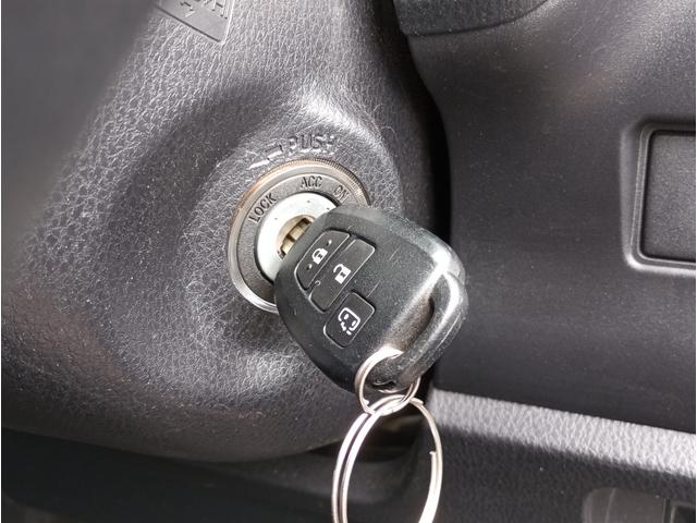 ノア Ｘ車いす仕様車　スロープタイプ　タイプ１　車いす２脚仕様　車検２年付　後退防止装置　福祉装置点検済　車いす１名＋６名乗車　車いす２名＋３名乗車　ナビ　バックカメラ　左側パワースライドドア　全国対応１年保証付　修復歴無し（38枚目）