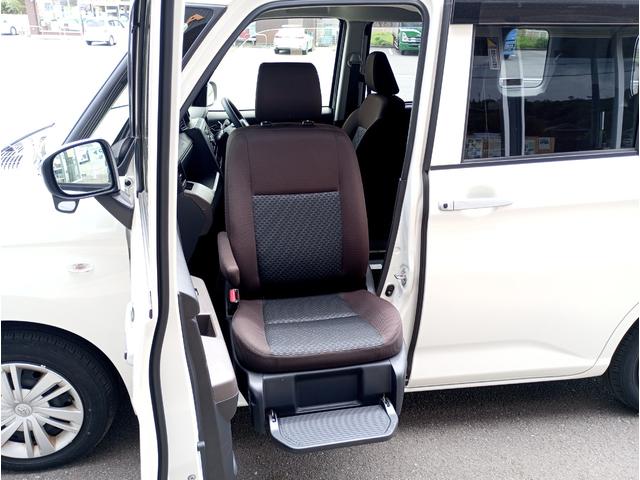 ルーミー Ｘ　助手席リフトアップシート車　Ａタイプ　車検２年付　リモコン式回転昇降シート　５名乗車　左側パワースライドドア　トヨタセーフティセンス　プッシュスタート　スマートアシスト　全国対応１年保証付き　修復歴無し（14枚目）