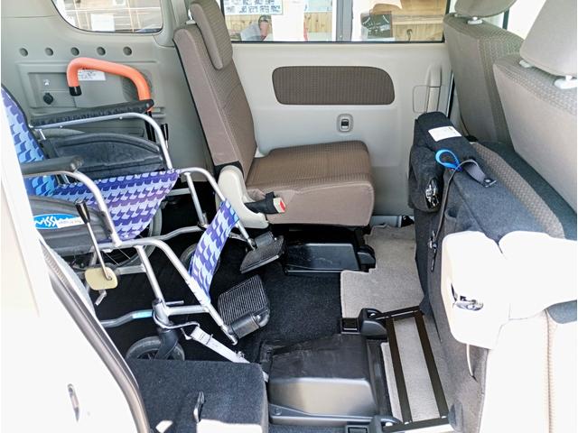 エブリイワゴン 車いす移動車　分割式リヤシート付　車検２年付　車いすスロープ　福祉装置点検済　車いす１名＋３名乗車　通常４名乗車　リモコン式電動ウィンチ　キーレス　社外ナビ　バックカメラ　全国対応１年保証付き　修復歴無し（22枚目）