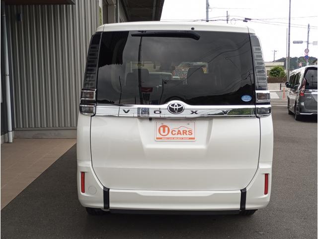 ヴォクシー Ｘ　車いす仕様車　スロープタイプ　タイプ２　サードシート付　車検２年付　後退防止装置　福祉装置点検済　車いす１名＋５名乗車　通常８名乗車　純正ナビ　バックカメラ　クルーズコントロール　トヨタセーフティセンス　全国１年保証付き　修復歴無（6枚目）