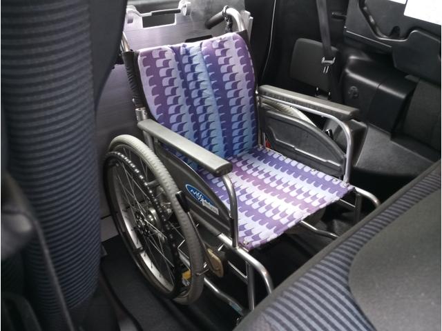 ヴォクシー Ｘ　車いす仕様車　スロープタイプ　タイプ２　サードシート付　車検２年付　後退防止装置　福祉装置点検済　車いす１名＋５名乗車　通常８名乗車　純正ナビ　バックカメラ　クルーズコントロール　トヨタセーフティセンス　全国１年保証付き　修復歴無（16枚目）