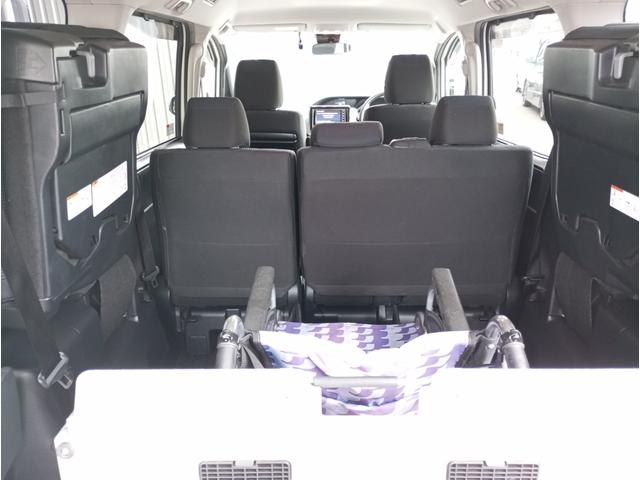 ヴォクシー Ｘ　車いす仕様車　スロープタイプ　タイプ２　サードシート付　車検２年付　後退防止装置　福祉装置点検済　車いす１名＋５名乗車　通常８名乗車　純正ナビ　バックカメラ　クルーズコントロール　トヨタセーフティセンス　全国１年保証付き　修復歴無（18枚目）