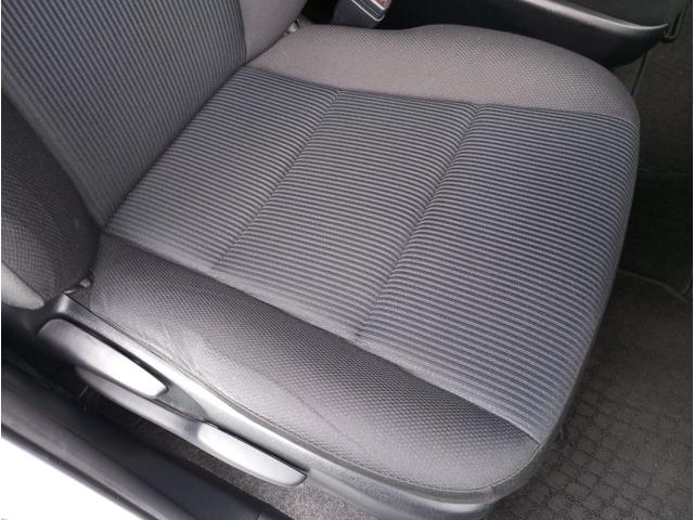 ヴォクシー Ｘ　車いす仕様車　スロープタイプ　タイプ２　サードシート付　車検２年付　後退防止装置　福祉装置点検済　車いす１名＋５名乗車　通常８名乗車　純正ナビ　バックカメラ　クルーズコントロール　トヨタセーフティセンス　全国１年保証付き　修復歴無（41枚目）