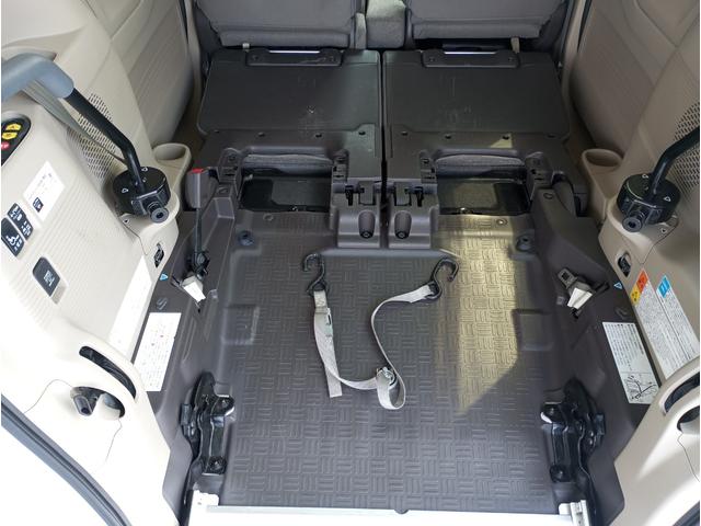 Ｎ－ＢＯＸ Ｇ・スロープホンダセンシング　車検２年付　車いすスロープ　福祉装置点検済　車いす１名＋２名乗車　通常４名乗車　リモコン式電動ウィンチ　社外ナビ　バックカメラ　ＥＴＣ　全国対応１年保証付き　修復歴無し（15枚目）
