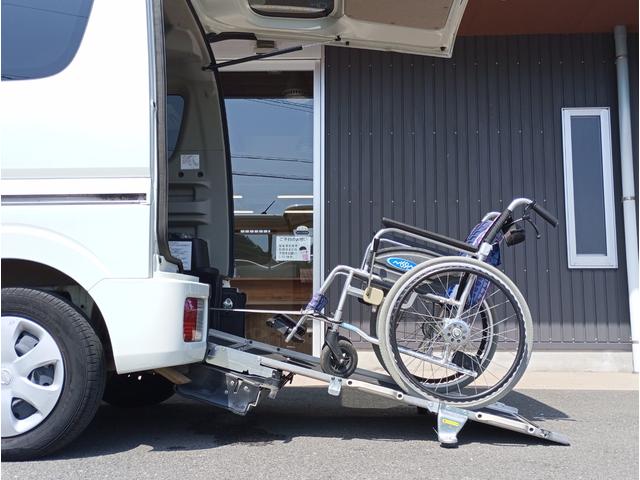 ＮＶ１００クリッパーリオ チェアキャブスロープタイプ　車検２年付　福祉装置点検済　車いす１名＋３名乗車　通常４名乗車　リモコン式電動ウィンチ　社外ナビ　バックカメラ　エマージェンシーブレーキ　全国対応１年保証付き　修復歴無し（12枚目）
