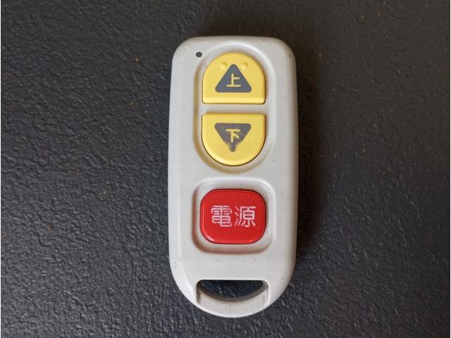 ＮＶ１００クリッパーリオ チェアキャブスロープタイプ　車検２年付　福祉装置点検済　車いす１名＋３名乗車　通常４名乗車　リモコン式電動ウィンチ　社外ナビ　バックカメラ　エマージェンシーブレーキ　全国対応１年保証付き　修復歴無し（20枚目）