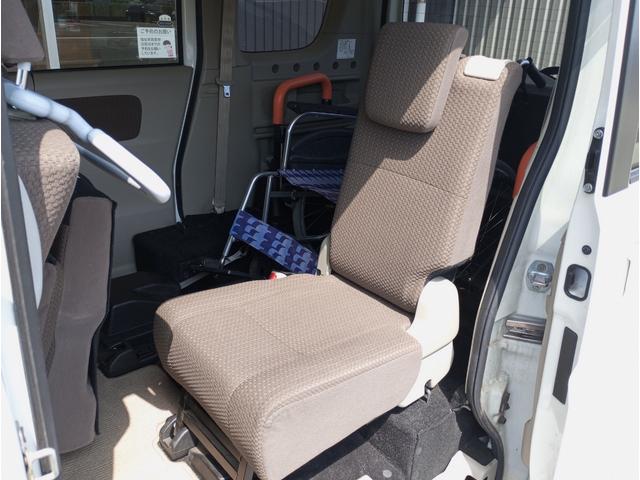 ＮＶ１００クリッパーリオ チェアキャブスロープタイプ　車検２年付　福祉装置点検済　車いす１名＋３名乗車　通常４名乗車　リモコン式電動ウィンチ　社外ナビ　バックカメラ　エマージェンシーブレーキ　全国対応１年保証付き　修復歴無し（43枚目）