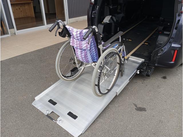 エスクァイア Ｘｉ　車いす仕様車　スロープタイプ　タイプ１　車いす１脚仕様　車検２年付　リモコン式電動ウインチ　福祉装置点検済　車いす１名＋４名乗車　キーレス　社外ナビ　バックカメラ　両側パワースライドドア　ＥＴＣ　社外アルミホイール　全国対応１年保証付き（11枚目）