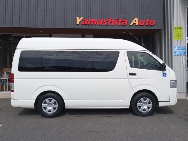 レジアスエースバン ウェルキャブ 車いす仕様車 Bタイプ 車検2年付 ディーゼル車 福祉装置点検済 キーレス 純正オーディオ 電動スライドドア スライドドア連動ステップ 車いす2名+8名乗車 全国対応1年保証付き 修復歴無し(4枚目)