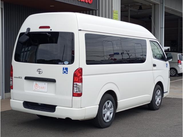 レジアスエースバン ウェルキャブ 車いす仕様車 Bタイプ 車検2年付 ディーゼル車 福祉装置点検済 キーレス 純正オーディオ 電動スライドドア スライドドア連動ステップ 車いす2名+8名乗車 全国対応1年保証付き 修復歴無し(5枚目)