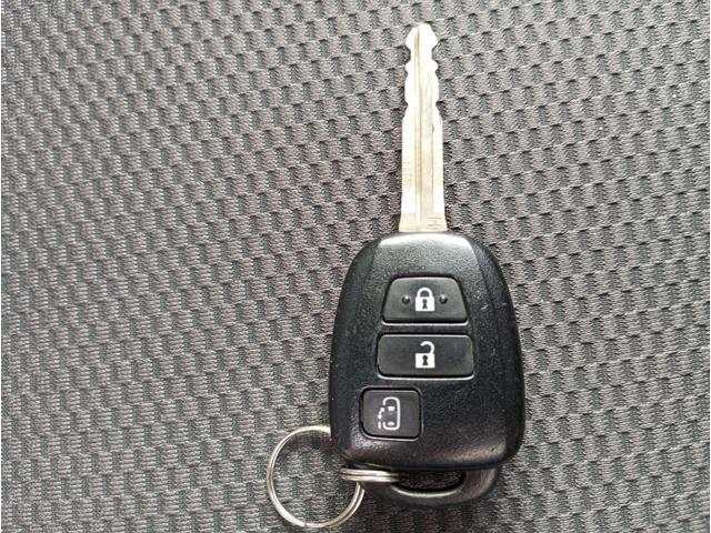 レジアスエースバン ウェルキャブ 車いす仕様車 Bタイプ 車検2年付 ディーゼル車 福祉装置点検済 キーレス 純正オーディオ 電動スライドドア スライドドア連動ステップ 車いす2名+8名乗車 全国対応1年保証付き 修復歴無し(51枚目)