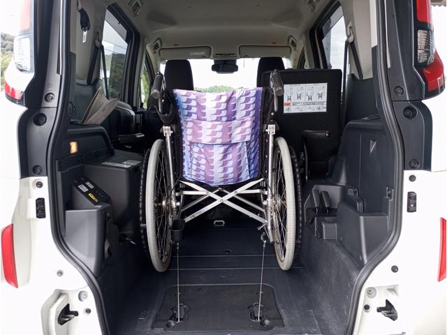 シエンタ ハイブリッドG 車いす仕様車 スロープタイプ タイプ1 助手席側セカンドシート付 車検2年付 福祉装置点検済 車いす1名+3名乗車 通常5名乗車 純正ナビ パノラミックビューモニター ETC2.0 トヨタセーフティセンス 全国対応1年保証付き 修復歴無し(13枚目)