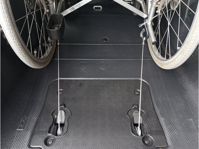 シエンタ ハイブリッドG 車いす仕様車 スロープタイプ タイプ1 助手席側セカンドシート付 車検2年付 福祉装置点検済 車いす1名+3名乗車 通常5名乗車 純正ナビ パノラミックビューモニター ETC2.0 トヨタセーフティセンス 全国対応1年保証付き 修復歴無し(14枚目)