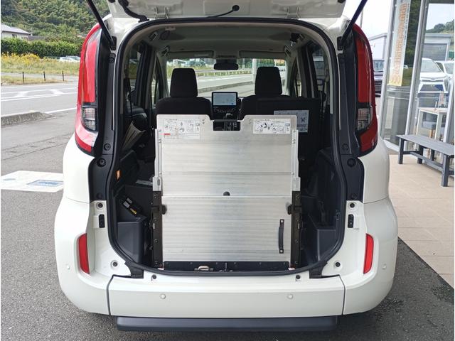 シエンタ ハイブリッドG 車いす仕様車 スロープタイプ タイプ1 助手席側セカンドシート付 車検2年付 福祉装置点検済 車いす1名+3名乗車 通常5名乗車 純正ナビ パノラミックビューモニター ETC2.0 トヨタセーフティセンス 全国対応1年保証付き 修復歴無し(15枚目)