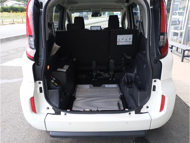 シエンタ ハイブリッドG 車いす仕様車 スロープタイプ タイプ1 助手席側セカンドシート付 車検2年付 福祉装置点検済 車いす1名+3名乗車 通常5名乗車 純正ナビ パノラミックビューモニター ETC2.0 トヨタセーフティセンス 全国対応1年保証付き 修復歴無し(16枚目)