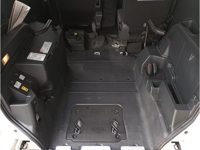 シエンタ ハイブリッドG 車いす仕様車 スロープタイプ タイプ1 助手席側セカンドシート付 車検2年付 福祉装置点検済 車いす1名+3名乗車 通常5名乗車 純正ナビ パノラミックビューモニター ETC2.0 トヨタセーフティセンス 全国対応1年保証付き 修復歴無し(18枚目)