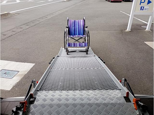 レジアスエースバン ロングワイドスーパーGL 後付け改造スロープ 車いすスロープ 車いす1名+2名(3ナンバー仕様) 車いす1名+5名(8ナンバー仕様) キーレス 禁煙車 車検2年付 修復歴無し(14枚目)
