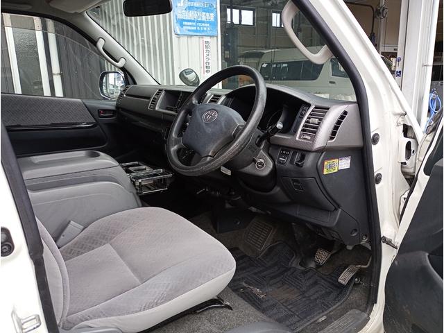 レジアスエースバン ロングワイドスーパーGL 後付け改造スロープ 車いすスロープ 車いす1名+2名(3ナンバー仕様) 車いす1名+5名(8ナンバー仕様) キーレス 禁煙車 車検2年付 修復歴無し(25枚目)