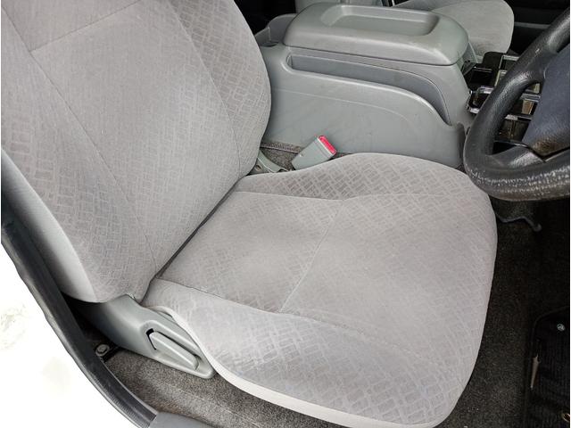 レジアスエースバン ロングワイドスーパーGL 後付け改造スロープ 車いすスロープ 車いす1名+2名(3ナンバー仕様) 車いす1名+5名(8ナンバー仕様) キーレス 禁煙車 車検2年付 修復歴無し(28枚目)